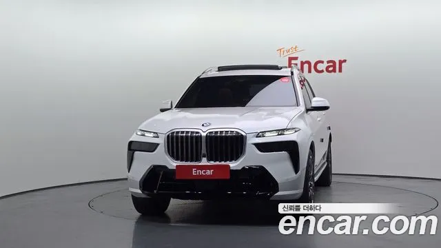 BMW X7 — Фото автомобиля 3