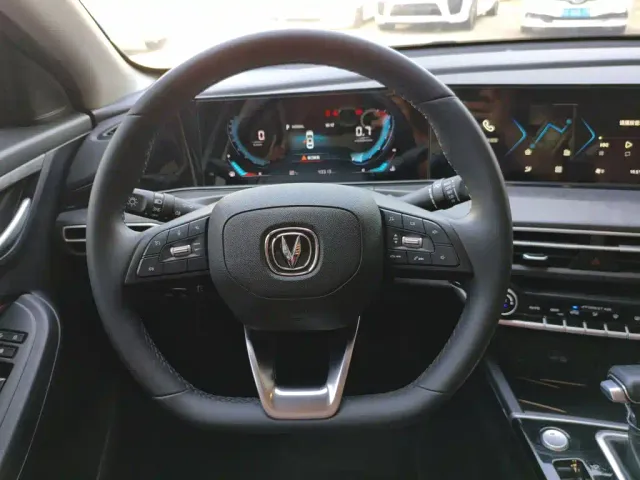 Changan Eado 2021 PLUS Blue Whale NE 1.4T GDI DCT Premium — Фото автомобиля 6