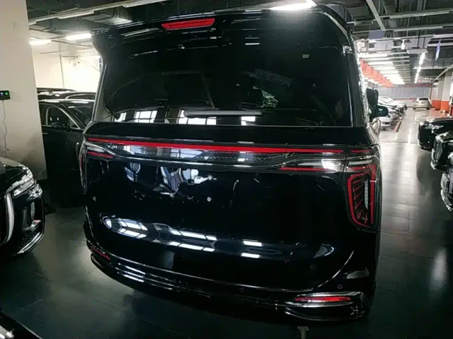 Hongqi HQ9 PHEV — Фото автомобиля 5
