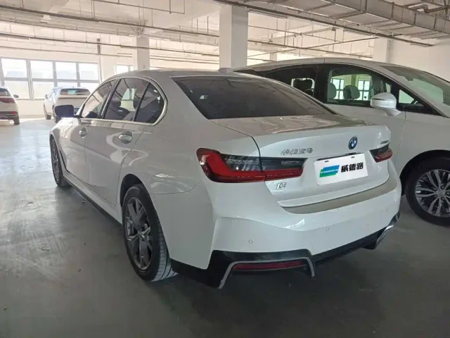 BMW i3 — Фото автомобиля 3