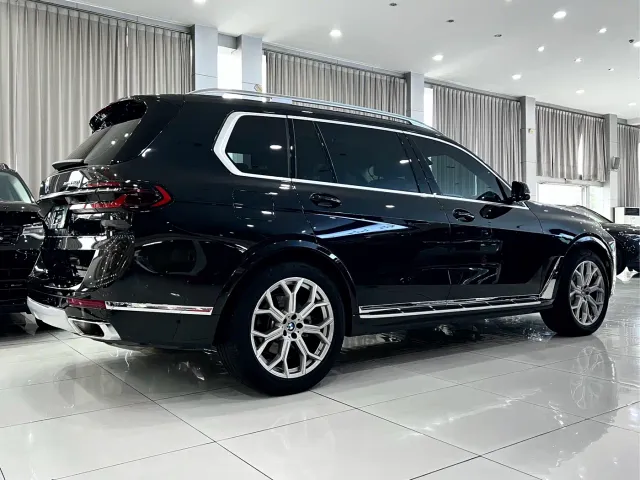BMW X7 — Фото автомобиля 4