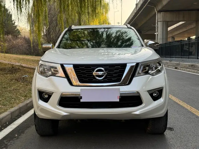 Nissan Terra — Фото автомобиля 2