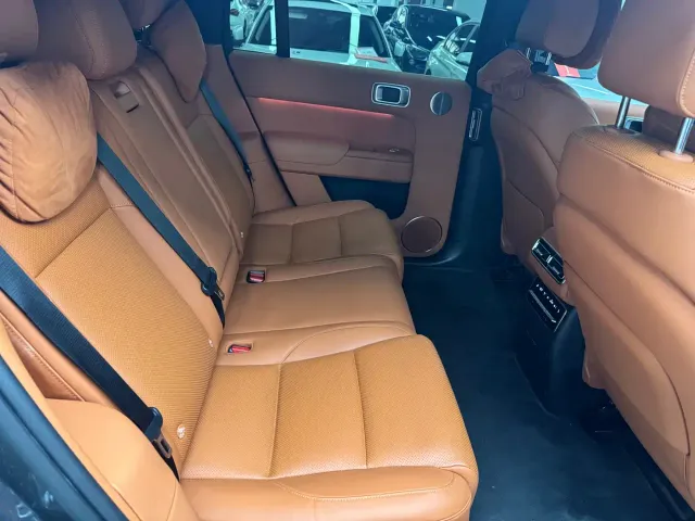 Li Auto L7 — Фото автомобиля 9