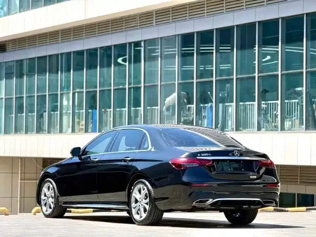 Mercedes-Benz E-Class — Фото автомобиля 16