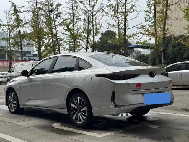 Changan Qiyuan A05 — Фото автомобиля 6