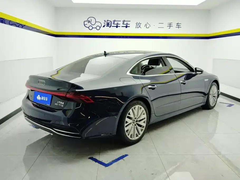 Audi Audi A7L 2024 45 TFSI Luxury — Фото автомобиля 3