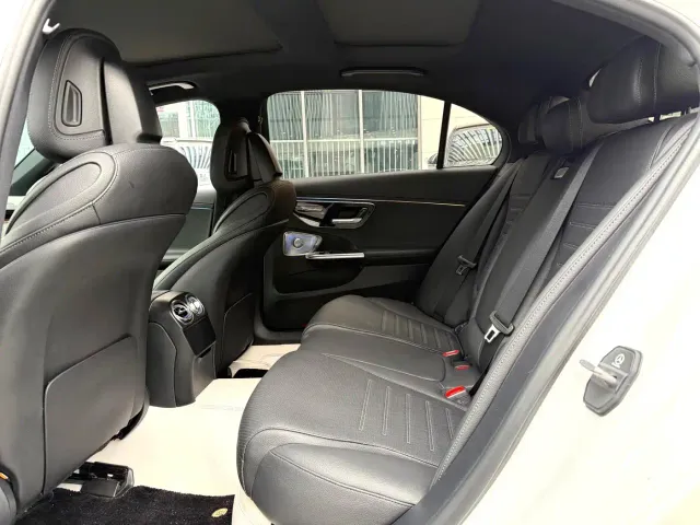 Mercedes-Benz C-Class — Фото автомобиля 4