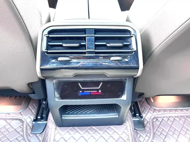 BMW 5 Series — Фото автомобиля 8