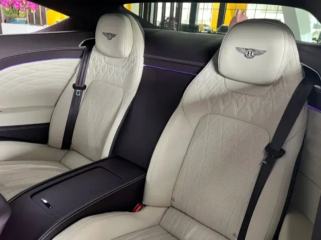 Bentley Continental — Фото автомобиля 24