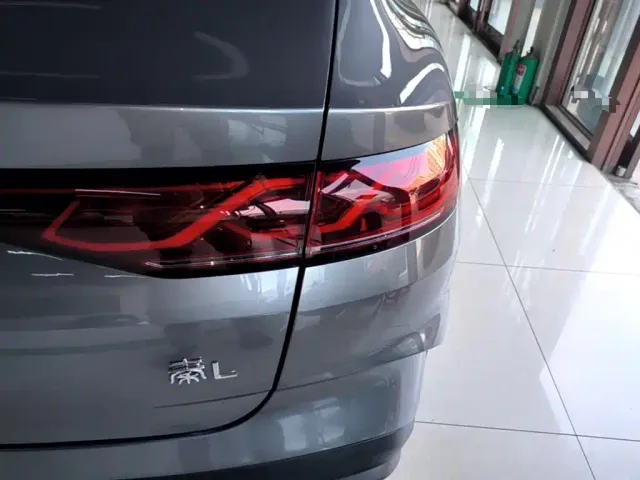 BYD Qin L — Фото автомобиля 7