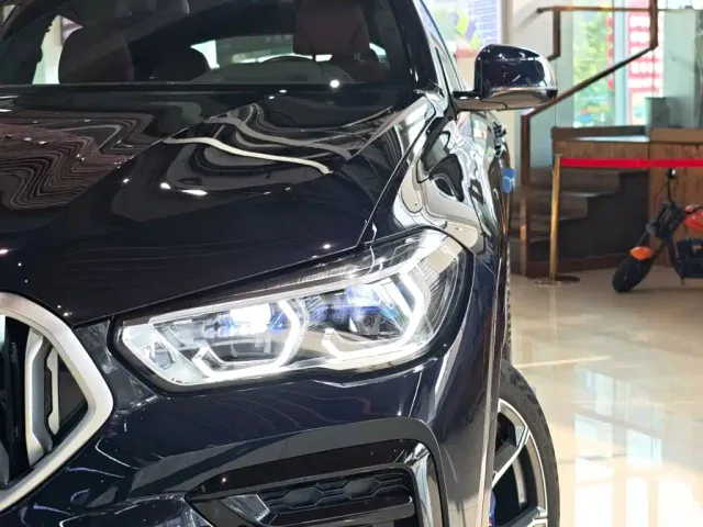 BMW BMW X6 2022 xDrive40i Premium M Sport Package — Фото автомобиля 8