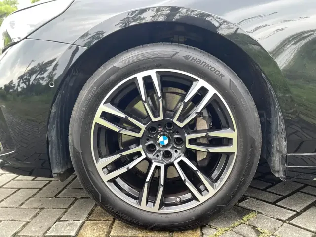 BMW 5 Series — Фото автомобиля 19