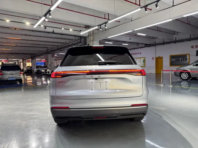 Geely Galaxy Starship 7 EM-i — Фото автомобиля 3