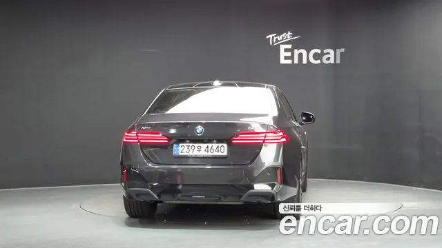 BMW 5 Series — Фото автомобиля 4