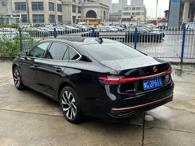 Volkswagen Passat — Фото автомобиля 8