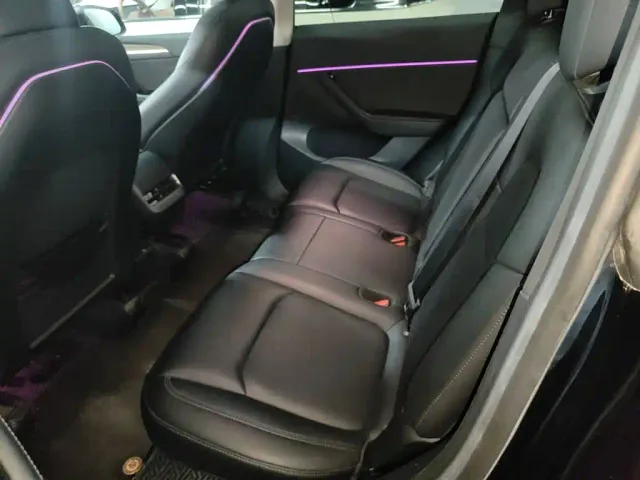 Tesla Model Y — Фото автомобиля 16