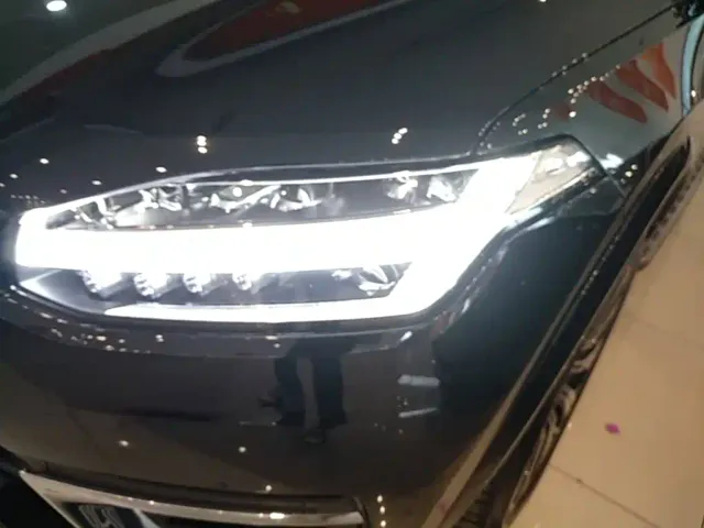 Volvo XC90 — Фото автомобиля 23