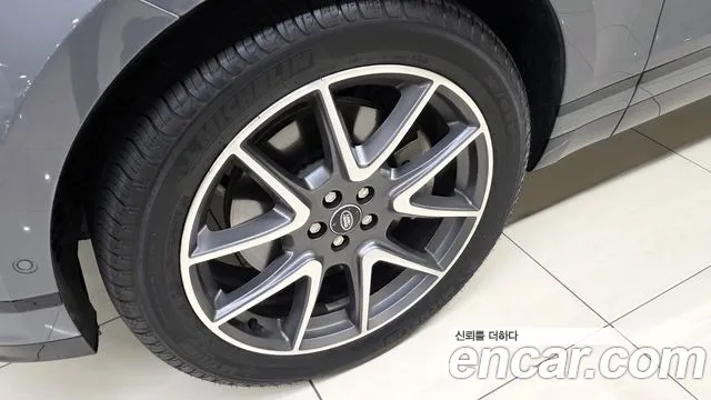 Land Rover Range Rover Velar — Фото автомобиля 20