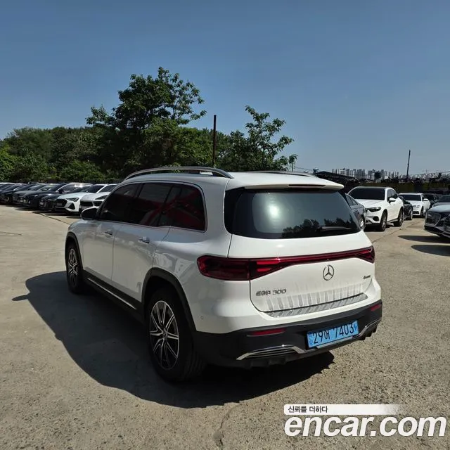 Mercedes-Benz EQB X243 — Фото автомобиля 4