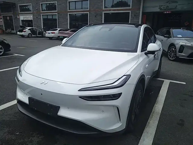 Фотография автомобиля — Onvo L60