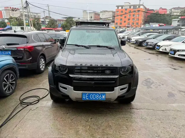 Land Rover Defender — Фото автомобиля 2