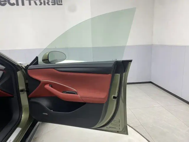 Xiaomi SU7 — Фото автомобиля 25