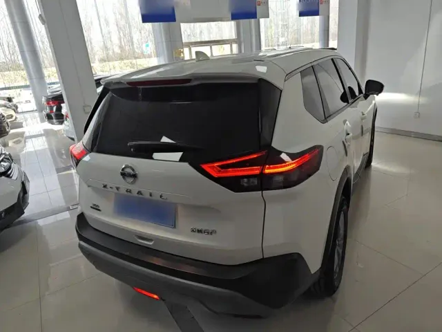 Nissan X-Trail — Фото автомобиля 5