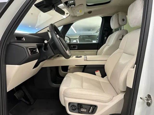 Li Auto MEGA — Фото автомобиля 5