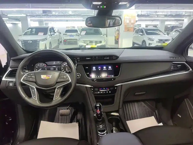 Cadillac XT5 — Фото автомобиля 9