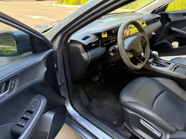 Roewe i5 — Фото автомобиля 15