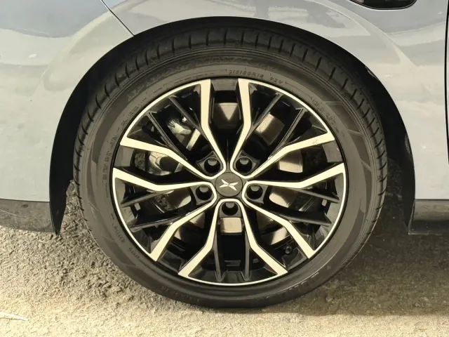 Xpeng P5 — Фото автомобиля 4