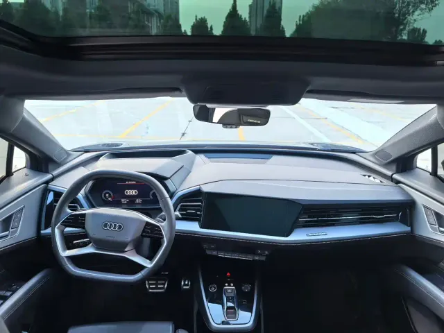 Audi Q5 e-tron — Фото автомобиля 6