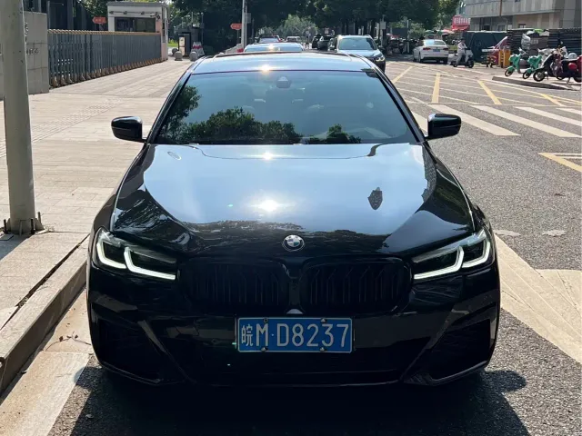 BMW 5 Series — Фото автомобиля 2