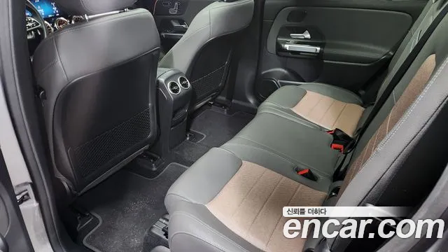 Mercedes-Benz EQB — Фото автомобиля 10