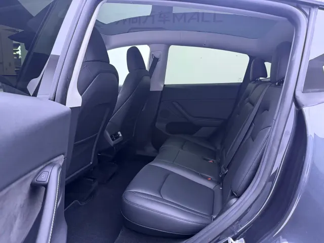 Tesla Model Y — Фото автомобиля 7