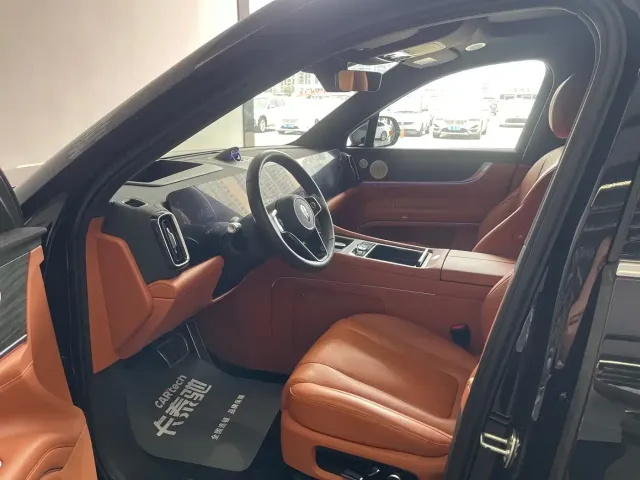 AITO Wenjie AITO M9 2024 Extended Range Ultra 42kWh 6-Seater — Фото автомобиля 13