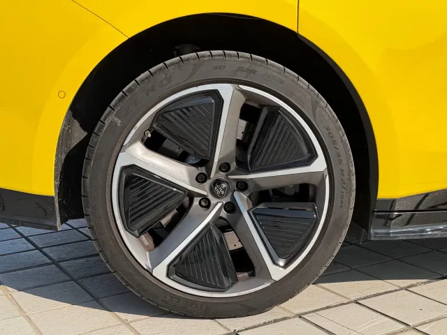 Lotus Emeya — Фото автомобиля 12