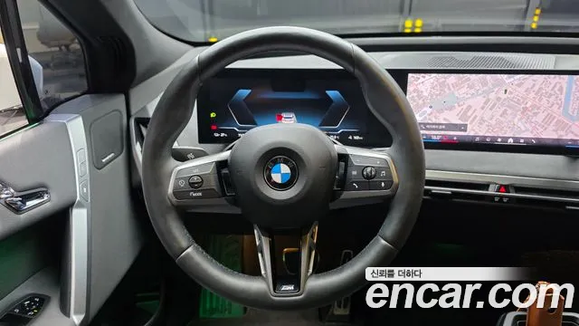 BMW iX — Фото автомобиля 13