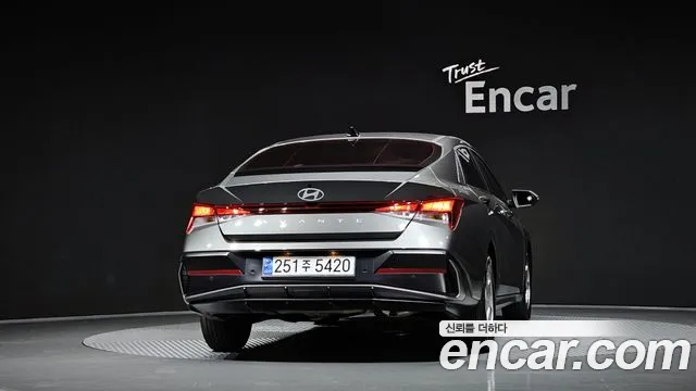 Hyundai AVANTE Новый Avante (CN7) 1.6 LPi (Для проката) — Фото автомобиля 4