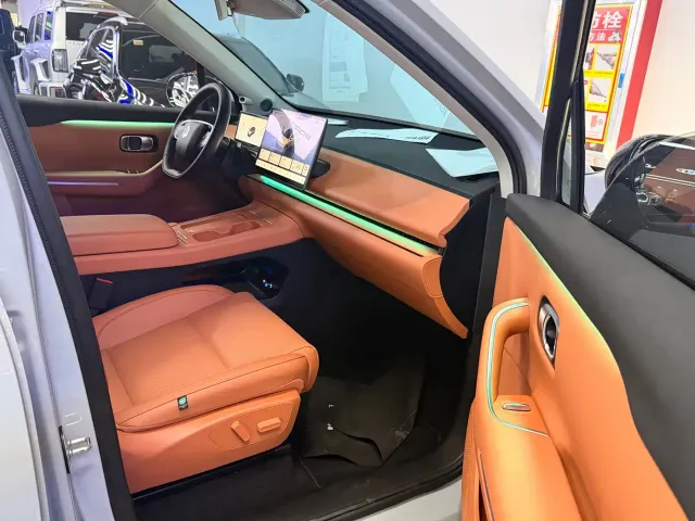 Leapmotor C10 — Фото автомобиля 10