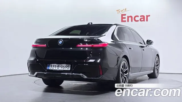BMW 7-Series 7 серия (G70) 740i xDrive M Sport — Фото автомобиля 2