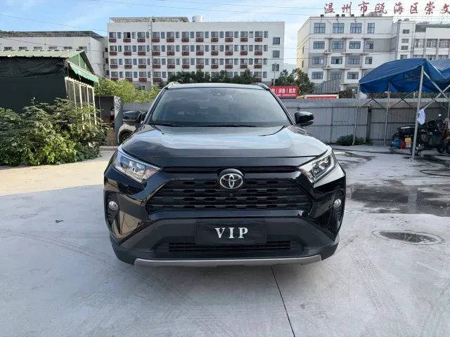 Toyota RAV4 — Фото автомобиля 6