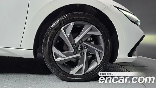 Hyundai Avante CN7 — Фото автомобиля 21