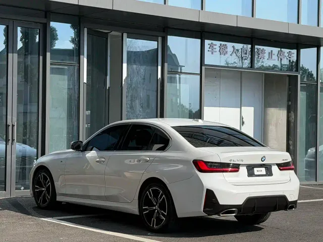 BMW 3 Series — Фото автомобиля 14