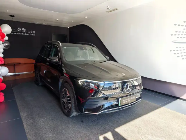 Mercedes-Benz EQB — Фото автомобиля 3