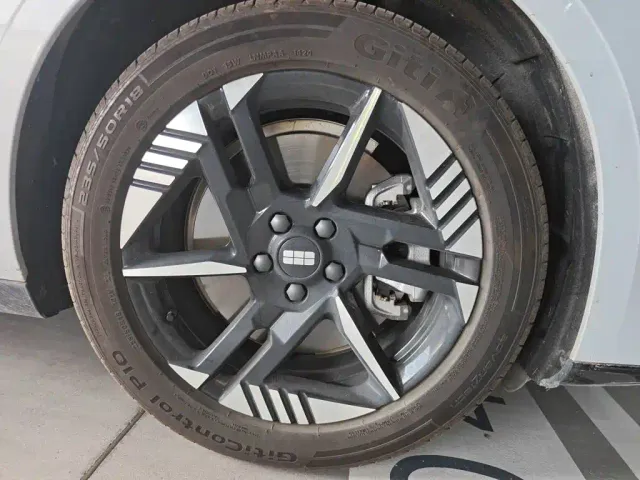Geely Galaxy E8 — Фото автомобиля 8
