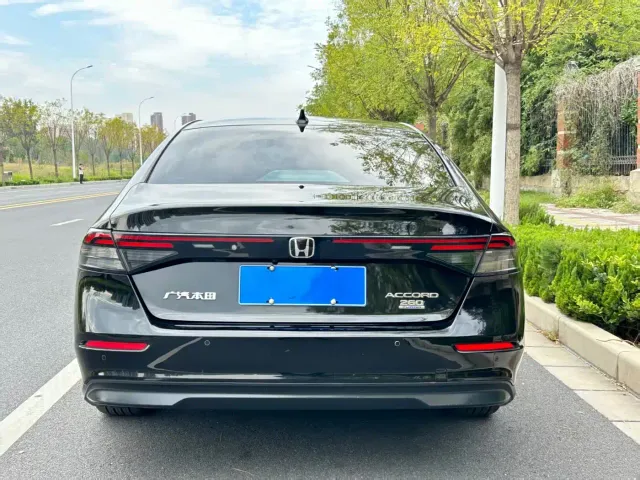 Honda Accord — Фото автомобиля 5