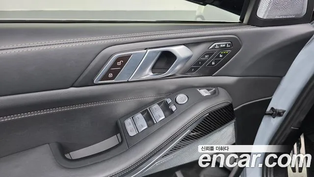 BMW X7 M60i xDrive M Sport 6 мест — Фото автомобиля 18