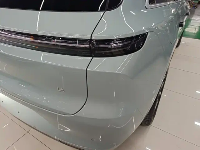 Li Auto L6 — Фото автомобиля 7