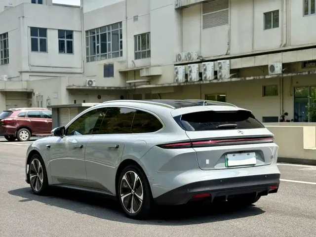 Nio ET5 Touring — Фото автомобиля 7